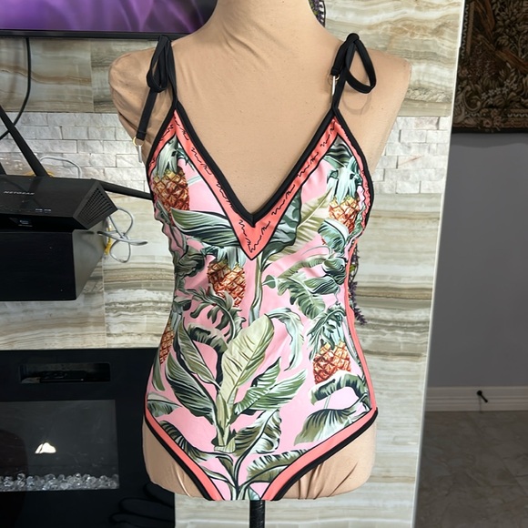 The Riley‎ Reversible One Piece Swimsuit. Size L - Picture 3 of 13